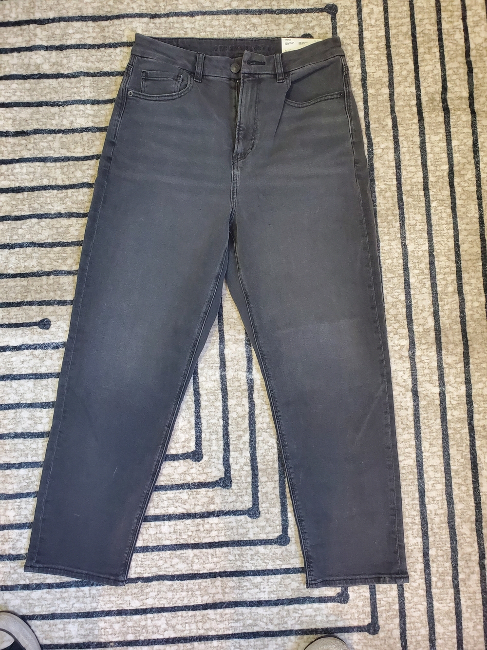 American Eagle Curvy Mom Jean Washed Black Short High-Rise Sz 8 NWT